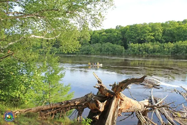 family canoeing in the Upper Peninsula Michigan