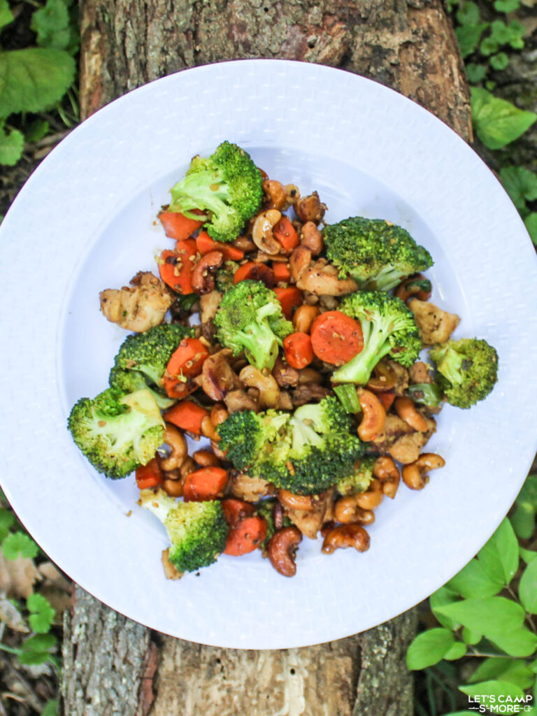 camping stir fry with broccoli, carrots, chicken, and cashews