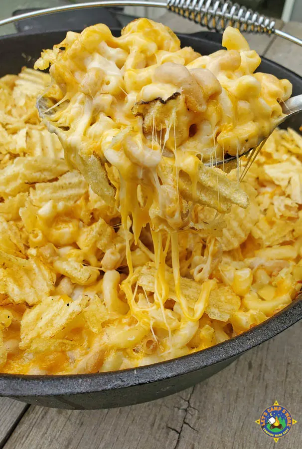baked macaroni and cheese with potato chips on top