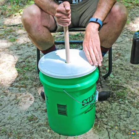 hand operated wash bucket to clean clothes